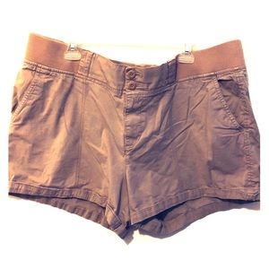 Sonoma women’s shorts, khaki